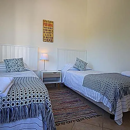 Βίλα Sleeps 8 With Pool Air Con And Wifi Vale do Lobo