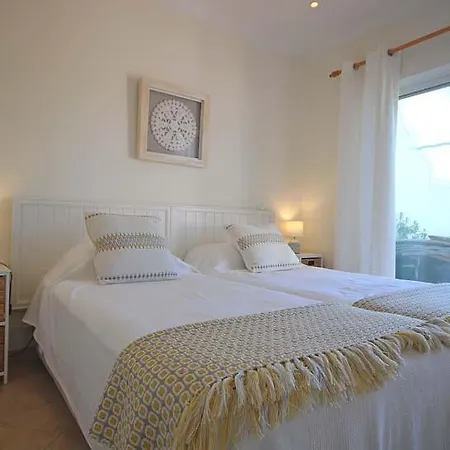 Sleeps 8 With Pool Air Con And Wifi Vale do Lobo