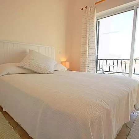 Βίλα Sleeps 8 With Pool Air Con And Wifi